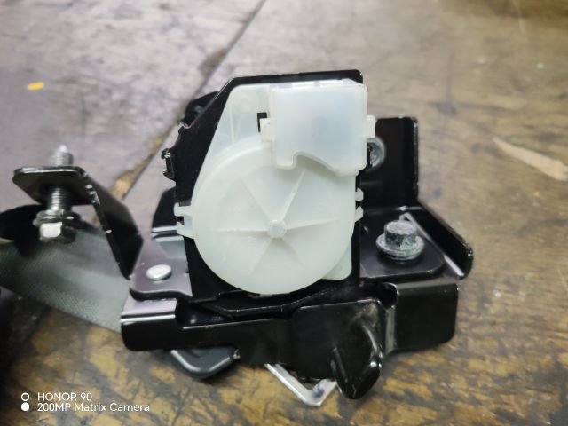 bontott HYUNDAI i40 Bal hátsó Biztonsági Öv