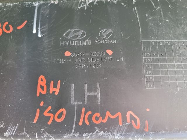 bontott HYUNDAI i40 Bal hátsó Csomagtér Burkolat (Műanyag)