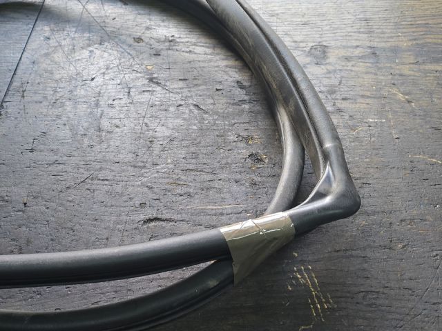 bontott HYUNDAI i40 Bal hátsó Gumikéder