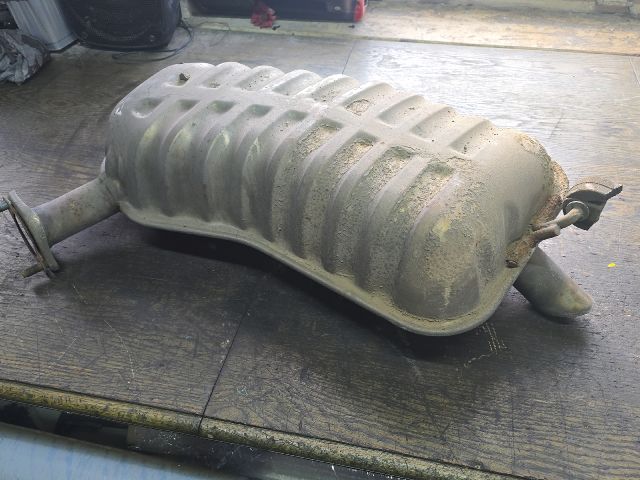 bontott HYUNDAI i40 Bal hátsó Gumikéder