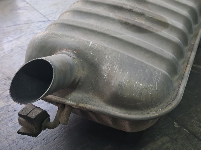 bontott HYUNDAI i40 Bal hátsó Gumikéder