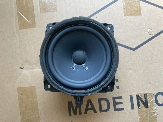 bontott HYUNDAI i40 Bal hátsó Hangszóró