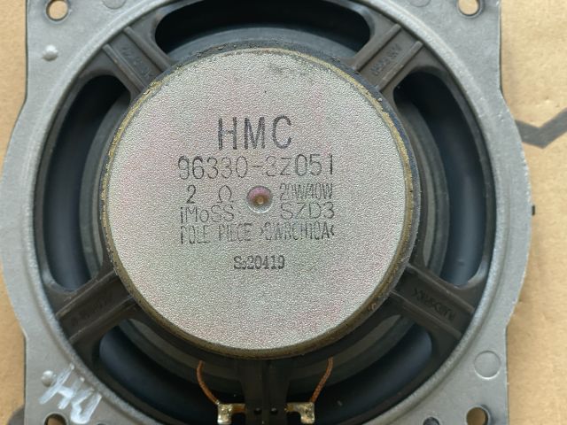 bontott HYUNDAI i40 Bal hátsó Hangszóró