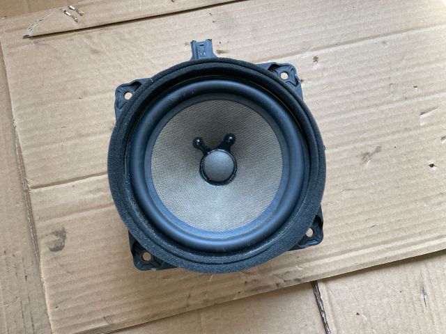 bontott HYUNDAI i40 Bal hátsó Hangszóró