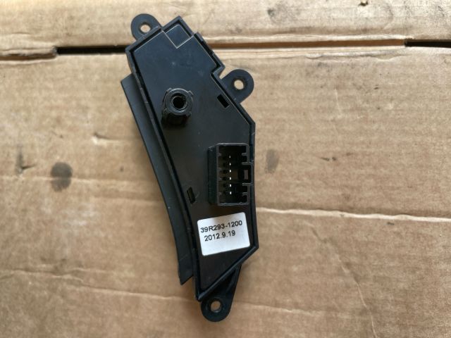 bontott HYUNDAI i40 Bal Multikormány Kapcsoló