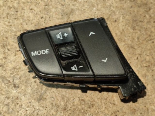 bontott HYUNDAI i40 Bal Multikormány Kapcsoló