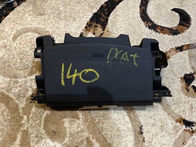 bontott HYUNDAI i40 Bal Térdlégzsák