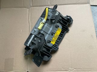 bontott HYUNDAI i40 Bal Térdlégzsák