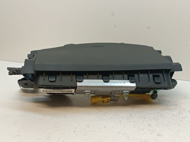 bontott HYUNDAI i40 Bal Térdlégzsák