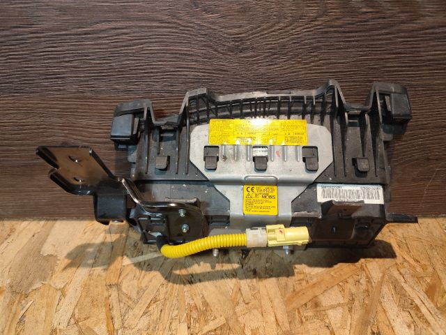 bontott HYUNDAI i40 Bal Térdlégzsák