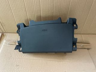 bontott HYUNDAI i40 Bal Térdlégzsák