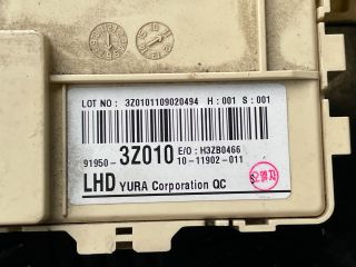 bontott HYUNDAI i40 Biztosítéktábla Utastér