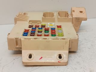 bontott HYUNDAI i40 Biztosítéktábla Utastér