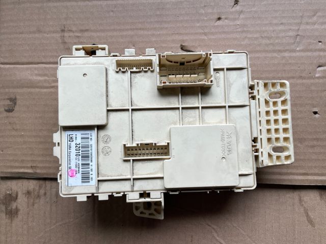 bontott HYUNDAI i40 Biztosítéktábla Utastér