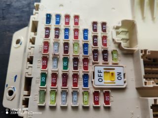 bontott HYUNDAI i40 Biztosítéktábla Utastér