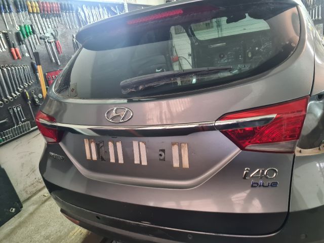 bontott HYUNDAI i40 Csomagtérajtó (Részeivel)