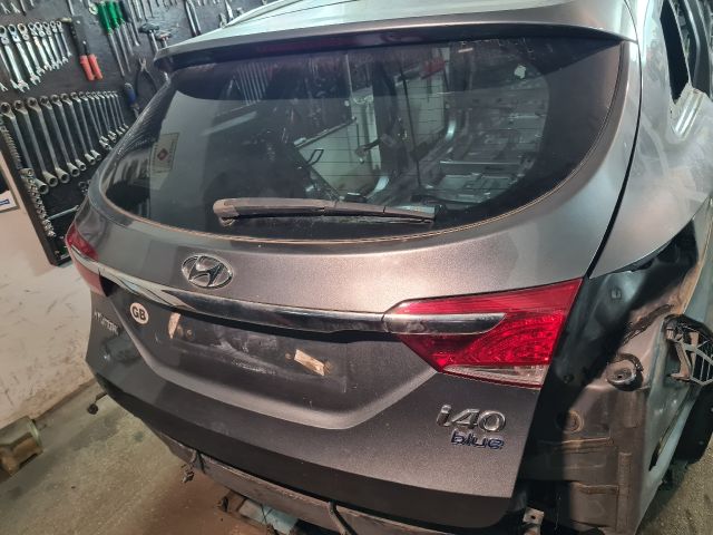 bontott HYUNDAI i40 Csomagtérajtó (Részeivel)