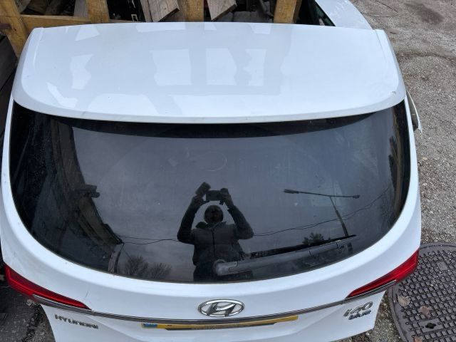 bontott HYUNDAI i40 Csomagtérajtó (Részeivel)
