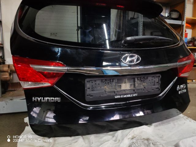 bontott HYUNDAI i40 Csomagtérajtó (Részeivel)
