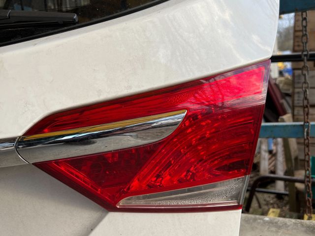 bontott HYUNDAI i40 Csomagtérajtó (Részeivel)