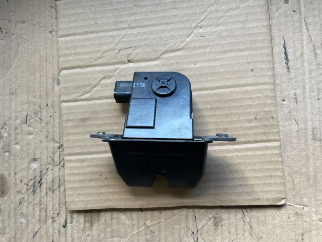 bontott HYUNDAI i40 Csomagtérajtó Zárszerkezet