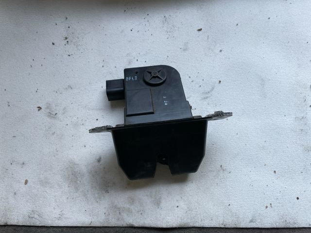 bontott HYUNDAI i40 Csomagtérajtó Zárszerkezet