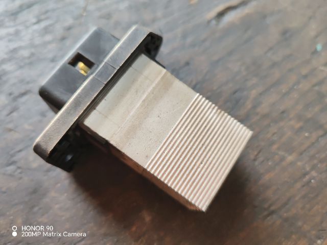 bontott HYUNDAI i40 Előtét Ellenállás Fűtőmotor