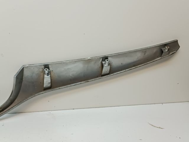 bontott HYUNDAI i40 Első Lökhárító Díszléc