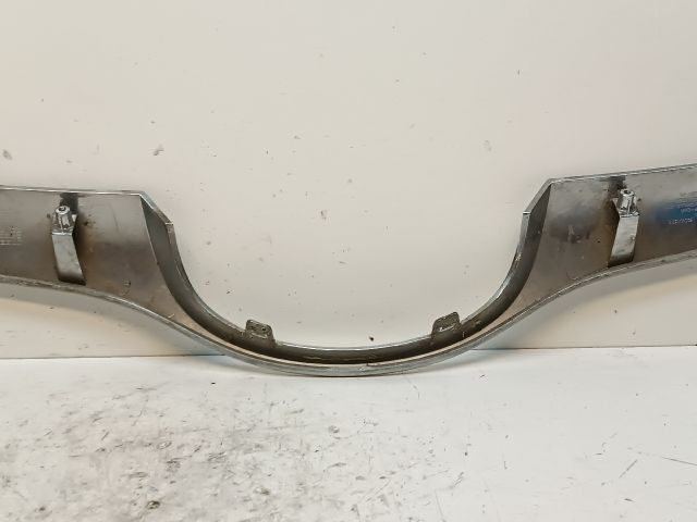 bontott HYUNDAI i40 Első Lökhárító Díszléc