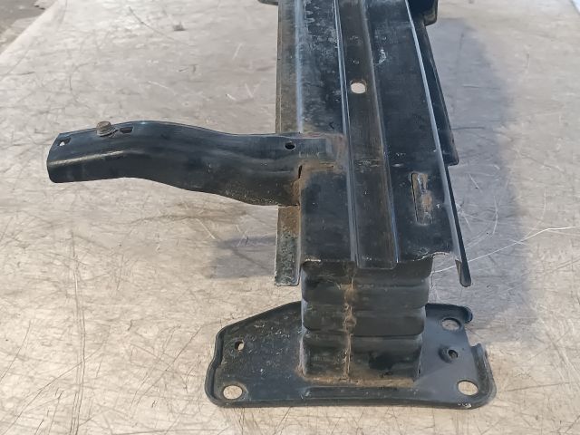 bontott HYUNDAI i40 Első Lökhárító Merevítő (Fém)