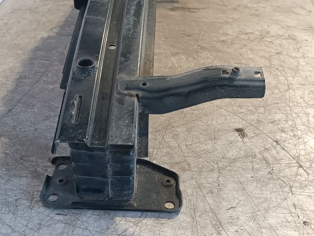 bontott HYUNDAI i40 Első Lökhárító Merevítő (Fém)