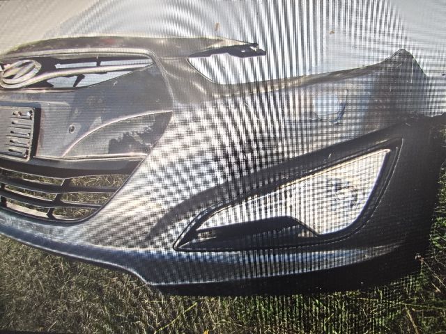 bontott HYUNDAI i40 Első Lökhárító (Részeivel)
