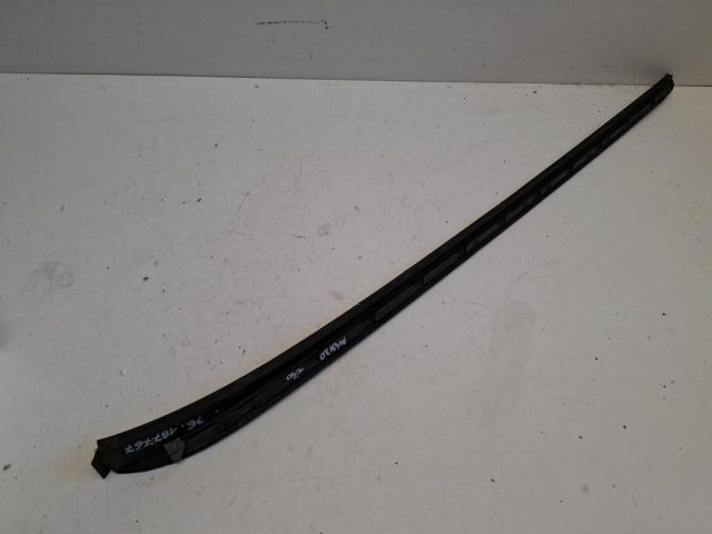 bontott HYUNDAI i40 Első Szélvédő Jobb Díszléc