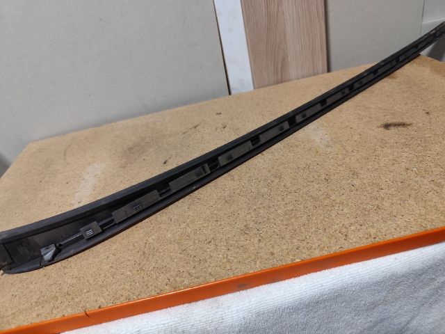 bontott HYUNDAI i40 Első Szélvédő Jobb Díszléc