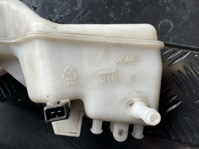 bontott HYUNDAI i40 Fékfolyadék Tartály