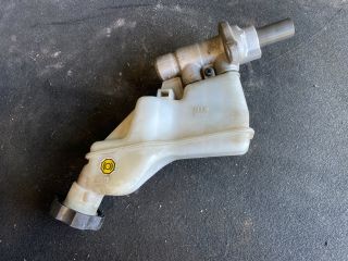 bontott HYUNDAI i40 Fékfolyadék Tartály