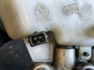 bontott HYUNDAI i40 Fékfolyadék Tartály