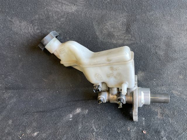 bontott HYUNDAI i40 Fékfolyadék Tartály