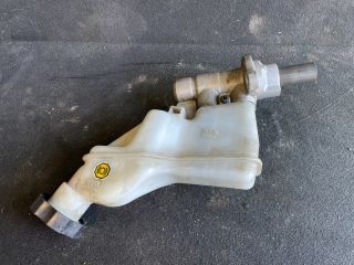 bontott HYUNDAI i40 Fékfolyadék Tartály