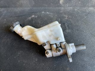 bontott HYUNDAI i40 Fékfolyadék Tartály