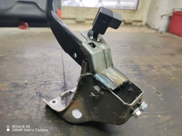 bontott HYUNDAI i40 Fékpedál