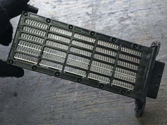 bontott HYUNDAI i40 Fűtőradiátor (Elektromos)