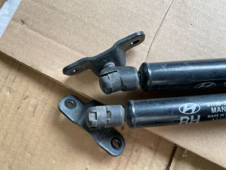 bontott HYUNDAI i40 Gázrugós Kitámasztó Teleszkóp Pár Csomagtérajtó