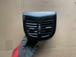 bontott HYUNDAI i40 Hátsó középső Szellőző