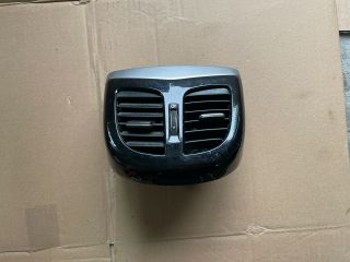 bontott HYUNDAI i40 Hátsó középső Szellőző