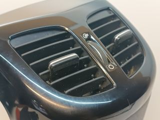 bontott HYUNDAI i40 Hátsó középső Szellőző