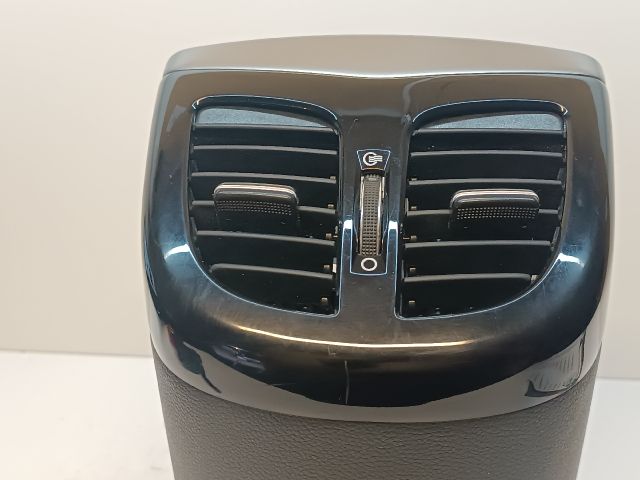 bontott HYUNDAI i40 Hátsó középső Szellőző