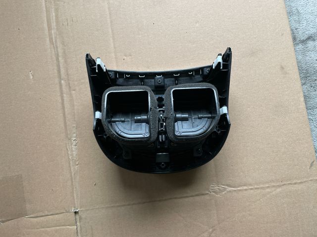 bontott HYUNDAI i40 Hátsó középső Szellőző