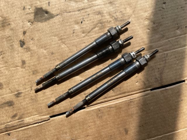 bontott HYUNDAI i40 Izzító/Gyújtó Gyertya