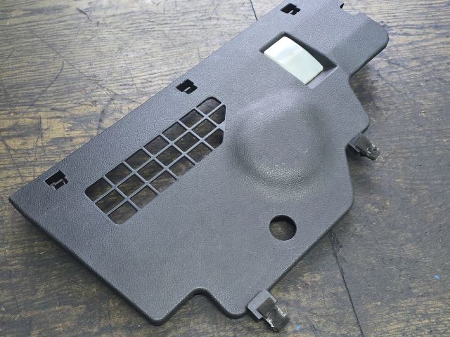 bontott HYUNDAI i40 Jobb Alsó Műszerfal Burkolat